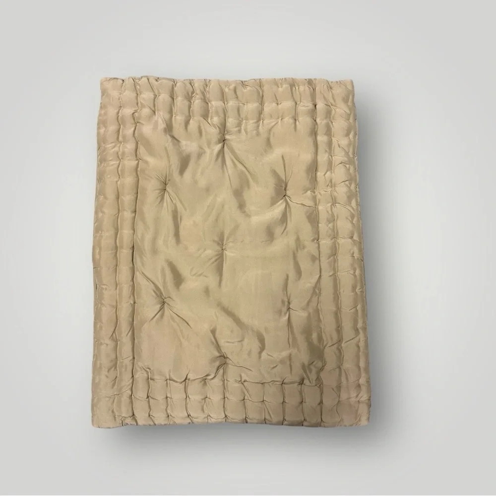 Pottery Barn Quilted Tufted 100% Silk Standart Shams Set Of 2 Beige Tan